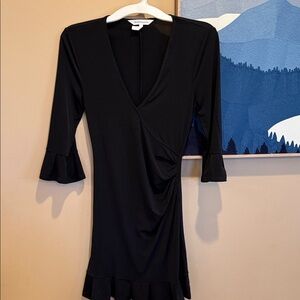 BCBGeneration xs Black V-Neck Ruched Side Dress with Flared Cuffs